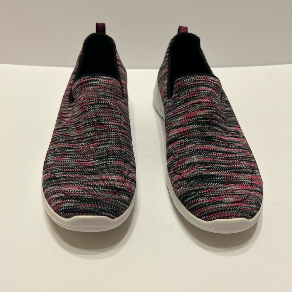 Pre-Owned Woman’s Skechers Gen 5 GogaMax